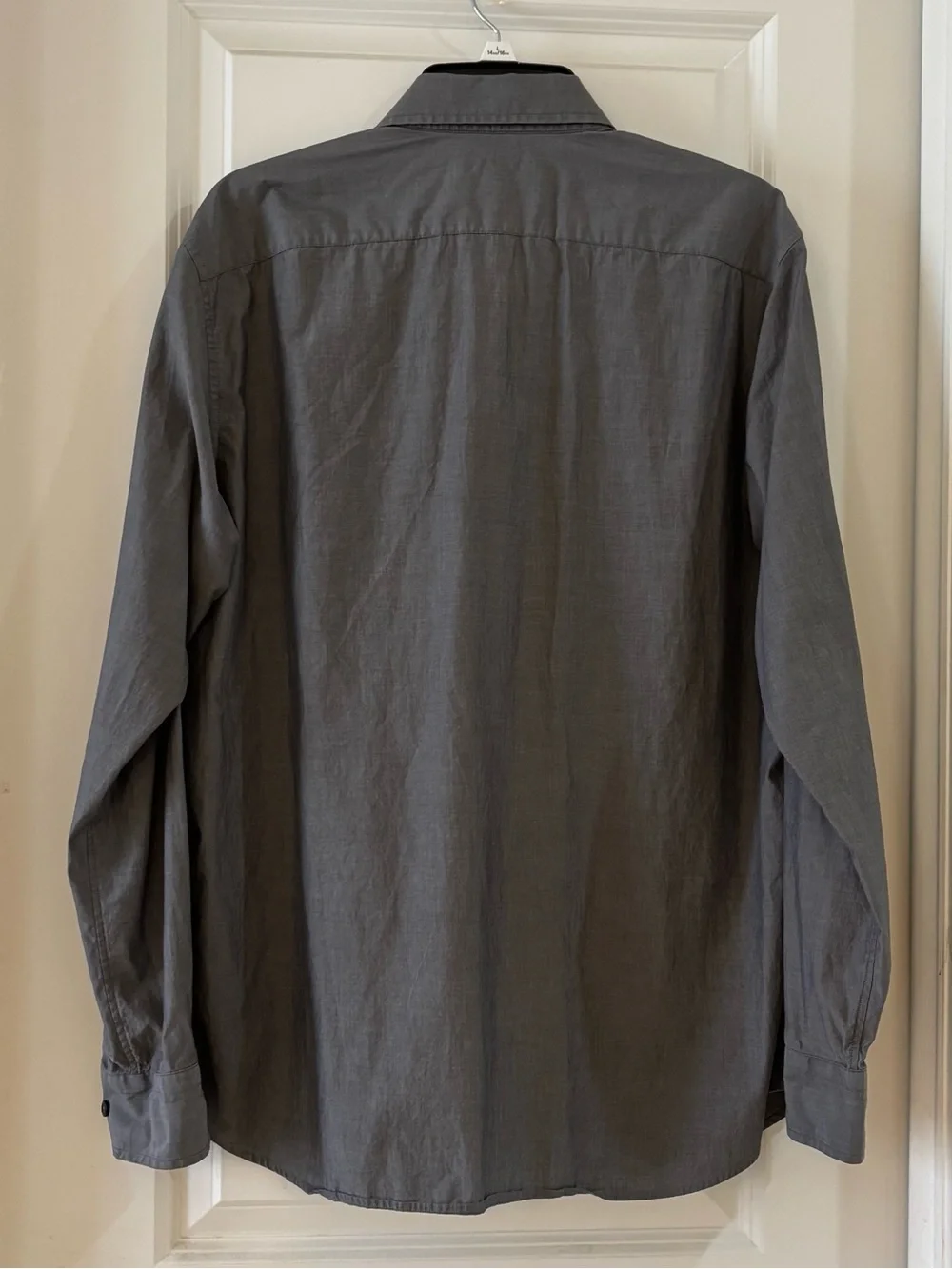 Banana Republic Men's Light Gray Long-Sleeve Button-Up Shirt